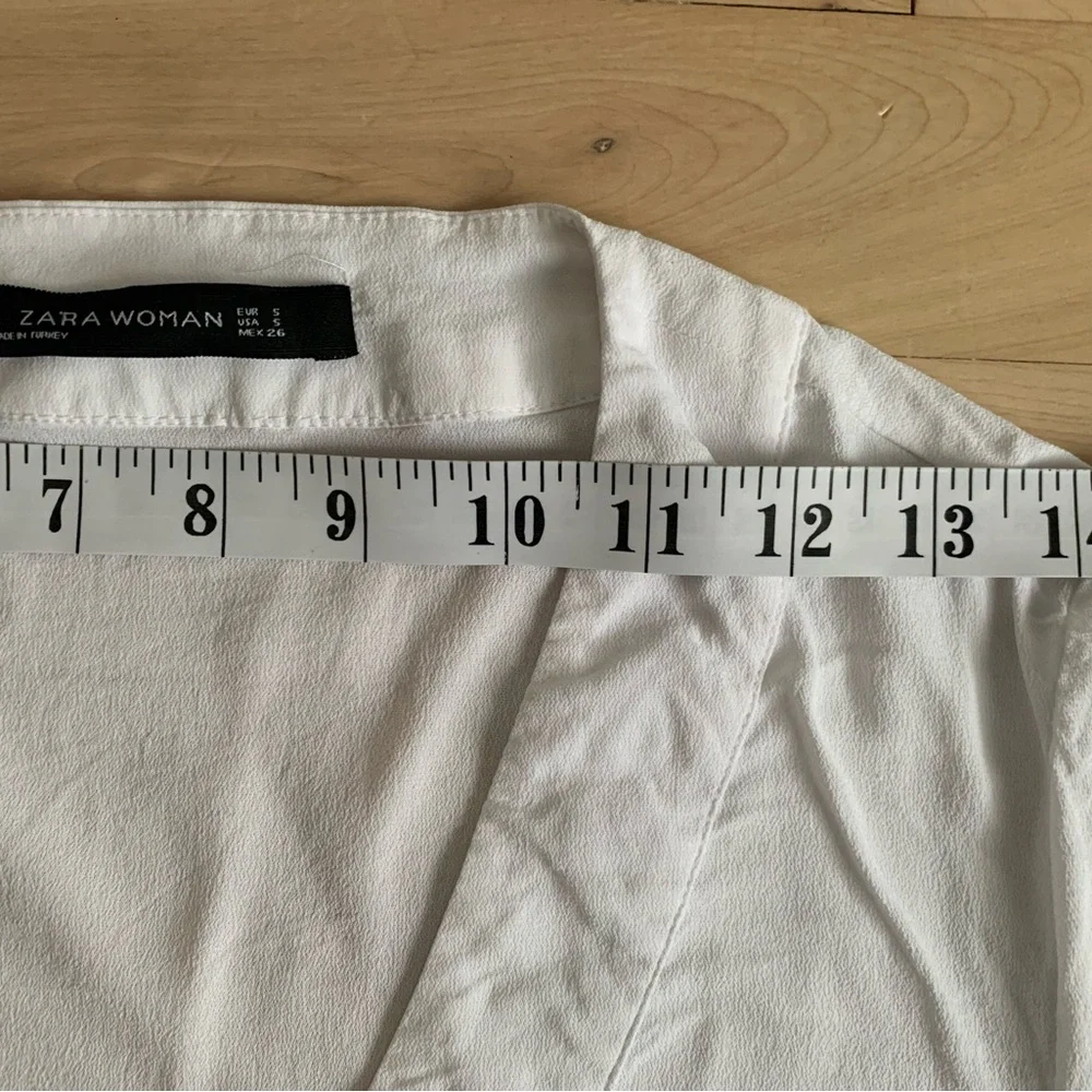 ZARA - White V-Neck Knit Top | Minimalist French Girl Style - Picture 5 of 8